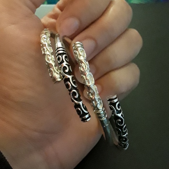 Bracelets - Picture 3 of 6